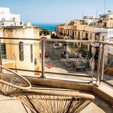 Elegant Chic Getaway In Picturesque Maltese Town شقة