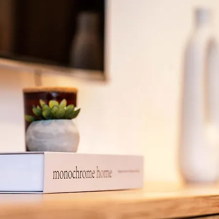 Elegant Chic Getaway In Picturesque Maltese Town شقة *