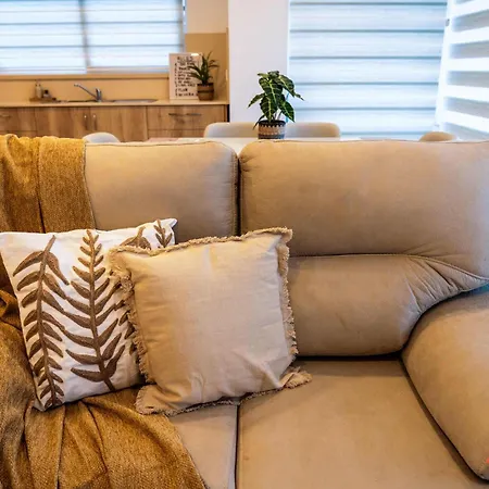Elegant Chic Getaway In Picturesque Maltese Town شقة *